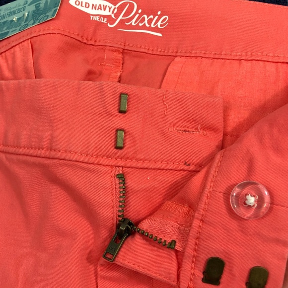 NWT Old Navy 'Pixie' Coral/Salmon Twill 3.5" Short - Picture 3 of 3
